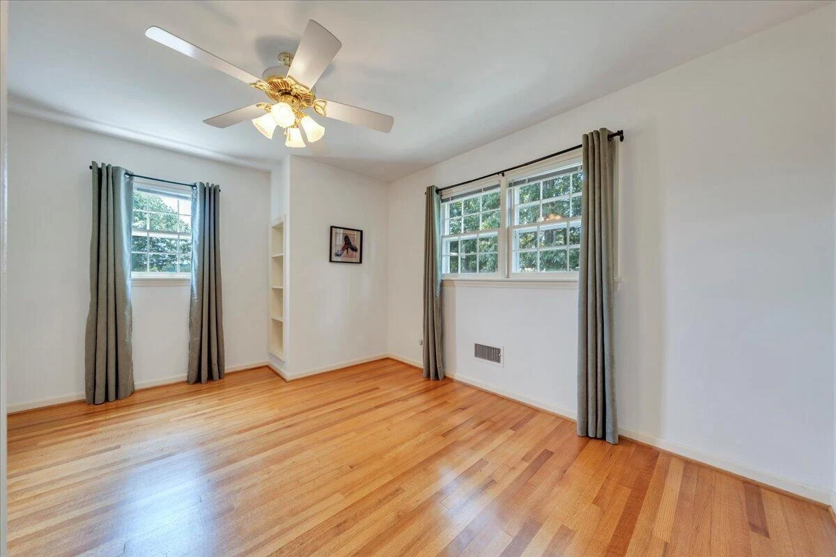2637 Willowlawn ST - Photo 26