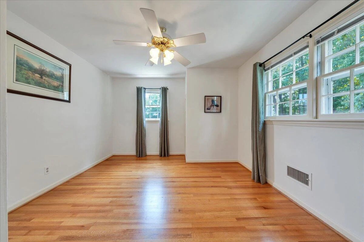 2637 Willowlawn ST - Photo 27