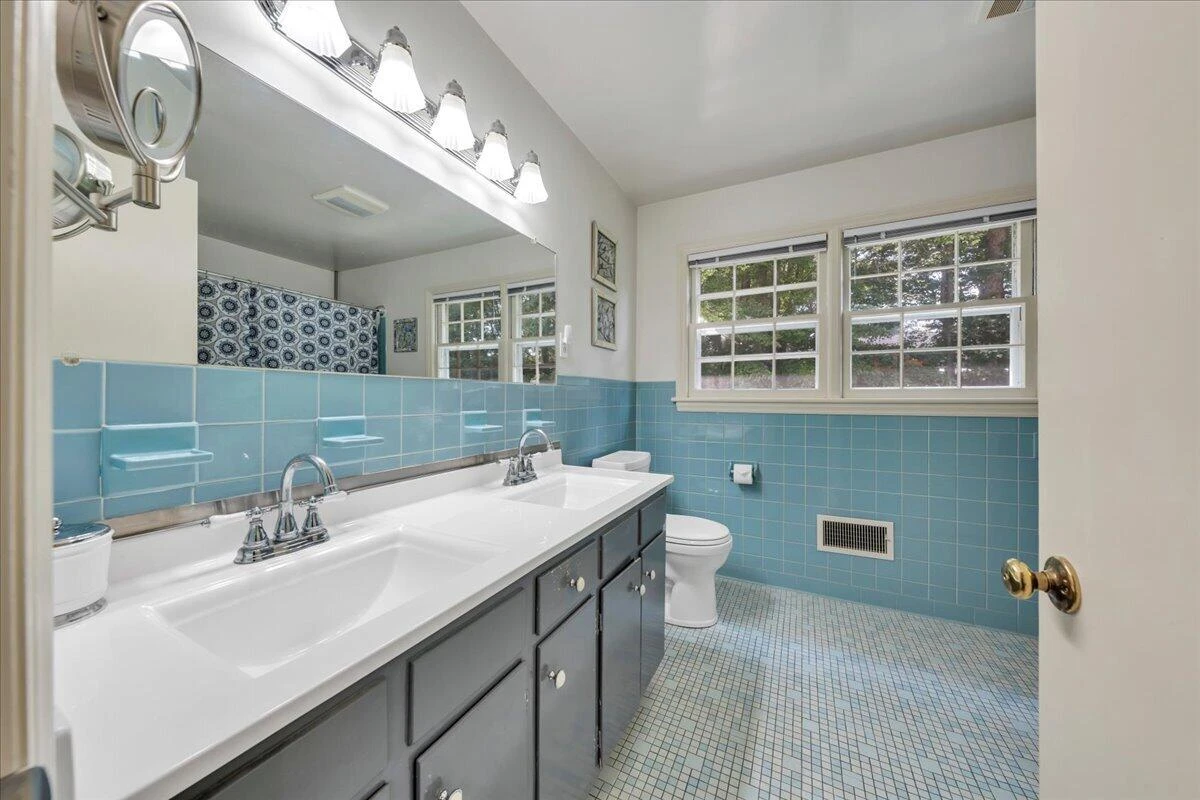 2637 Willowlawn ST - Photo 31