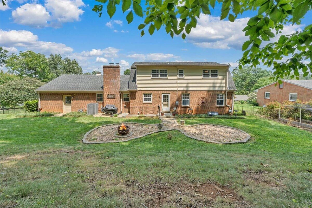 2637 Willowlawn ST - Photo 36