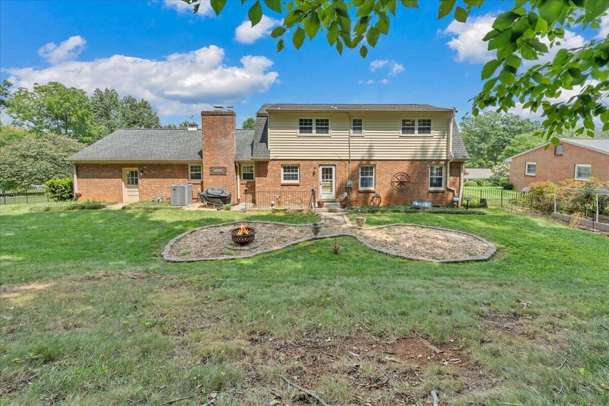 2637 Willowlawn ST - Photo 37