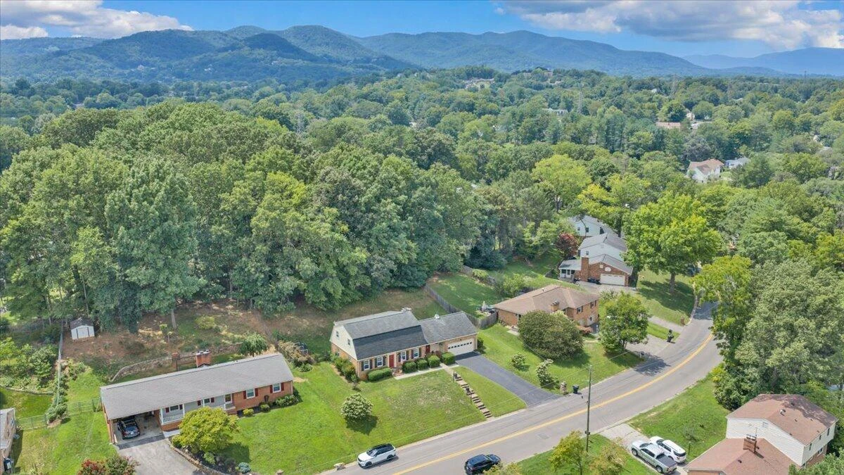 2637 Willowlawn ST - Photo 48
