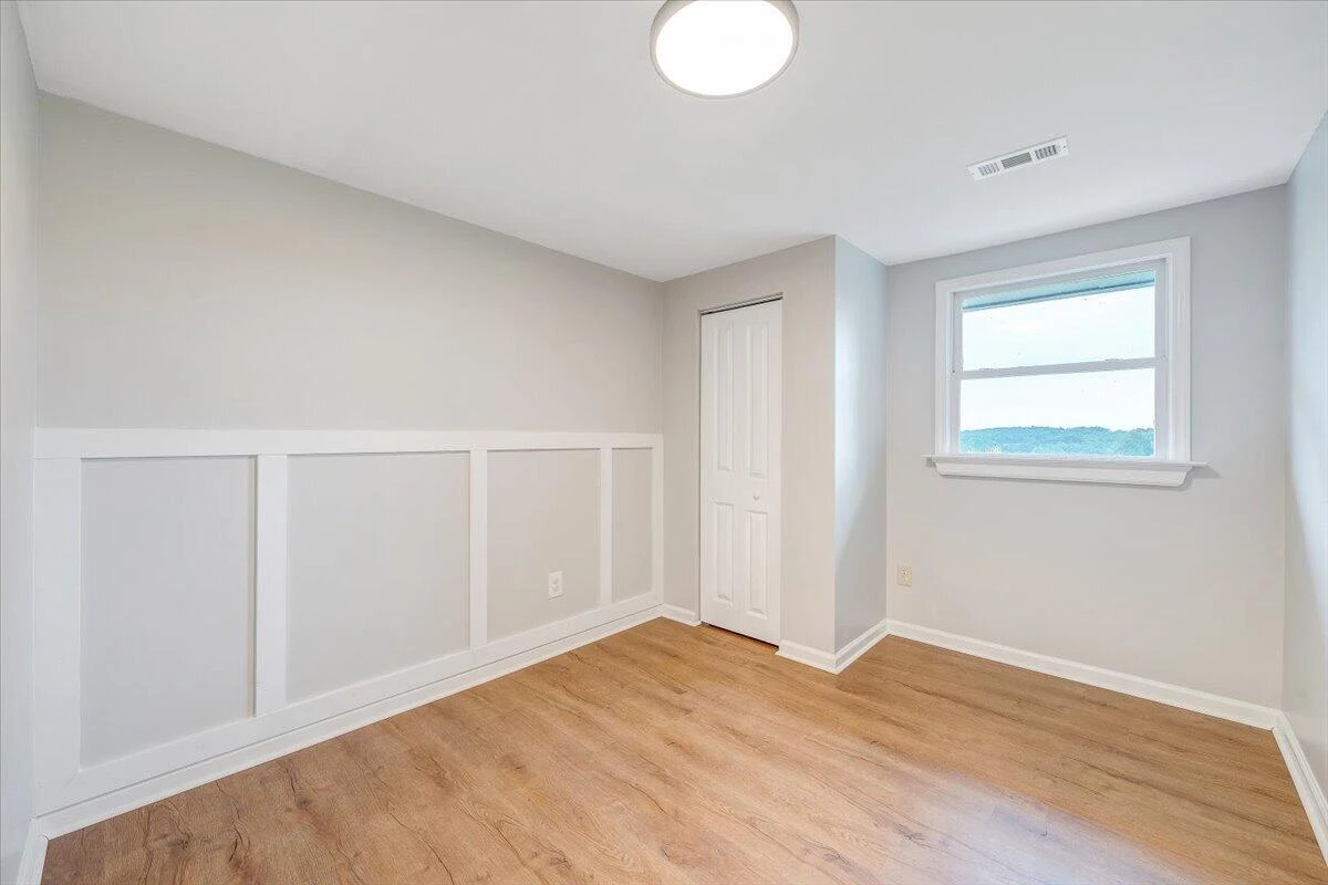 433 Kent RD - Photo 15