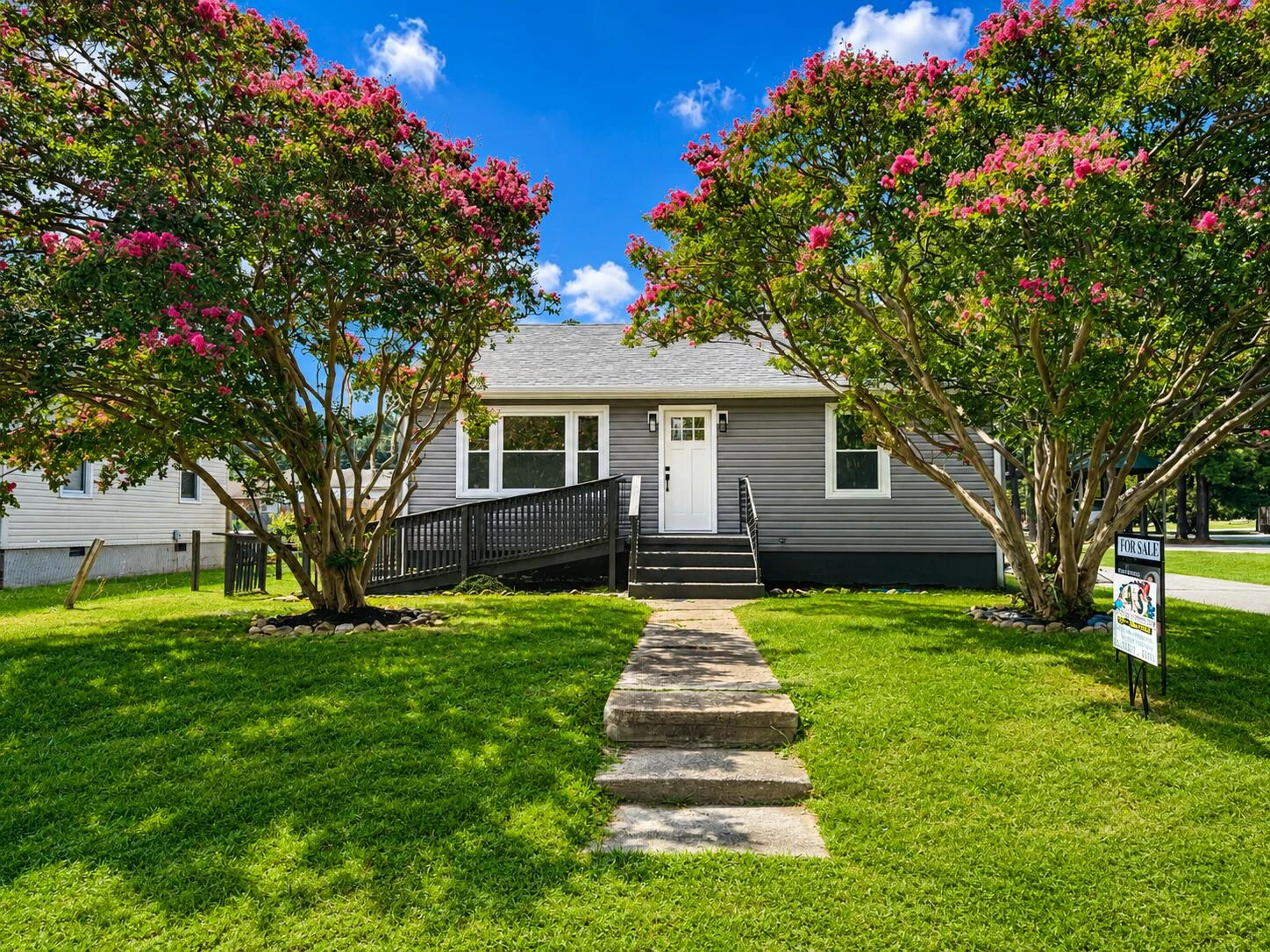 300 E Riverside DR - Photo 3