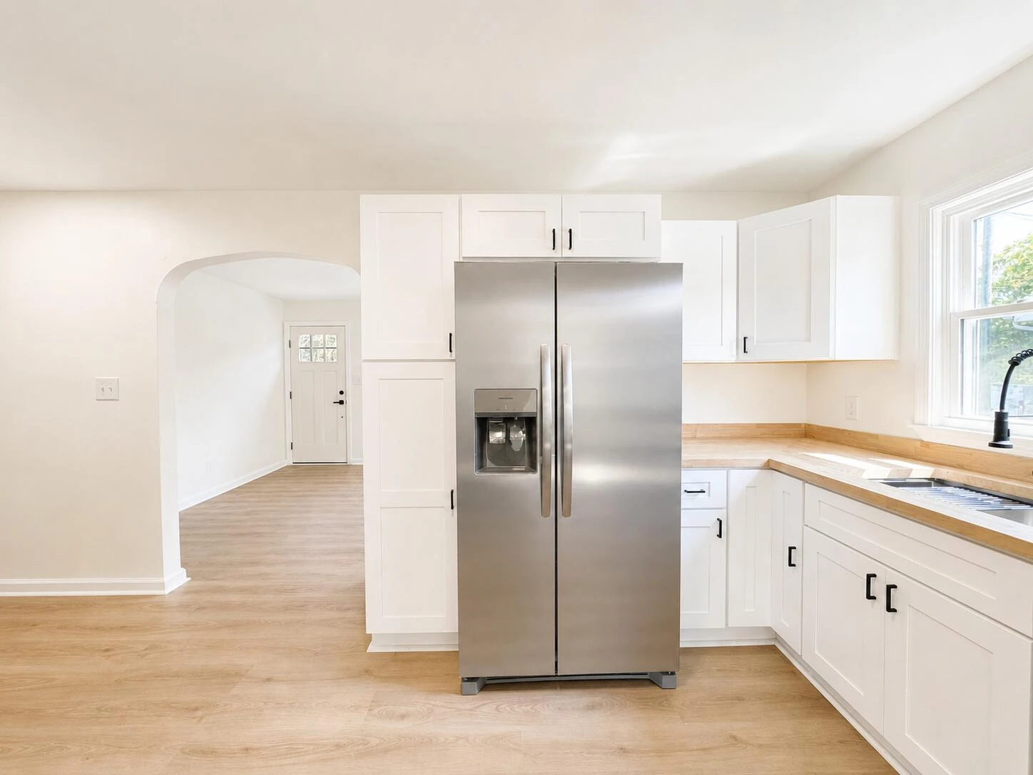 300 E Riverside DR - Photo 12