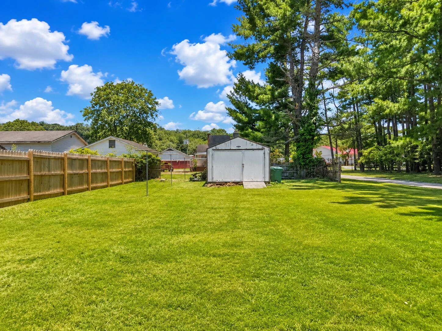 300 E Riverside DR - Photo 14