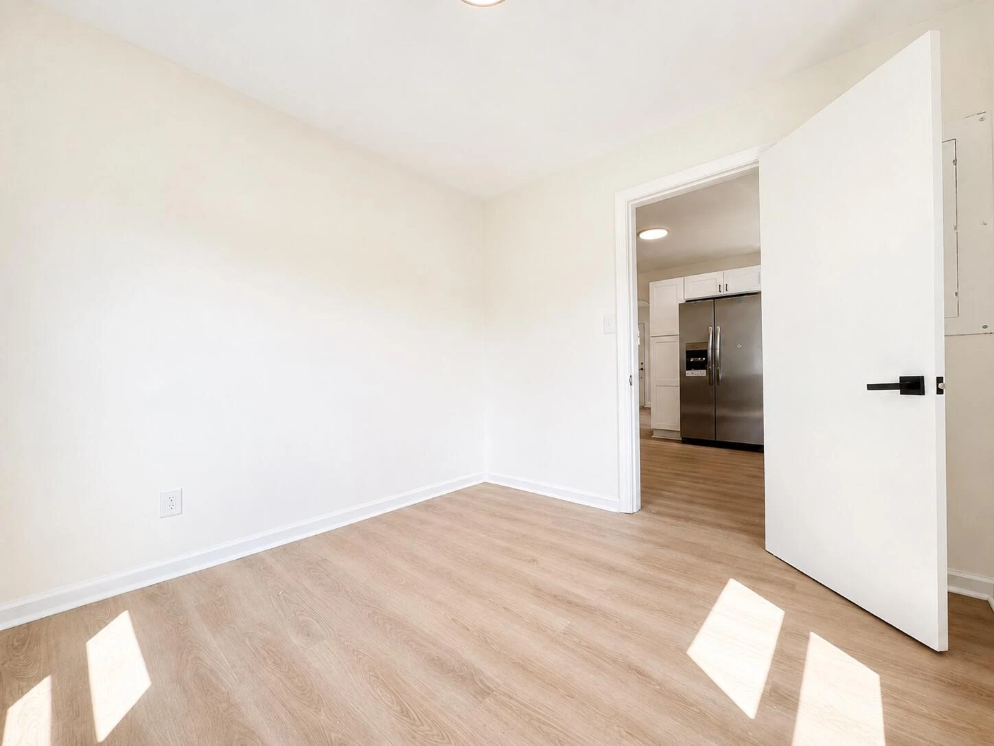 300 E Riverside DR - Photo 16