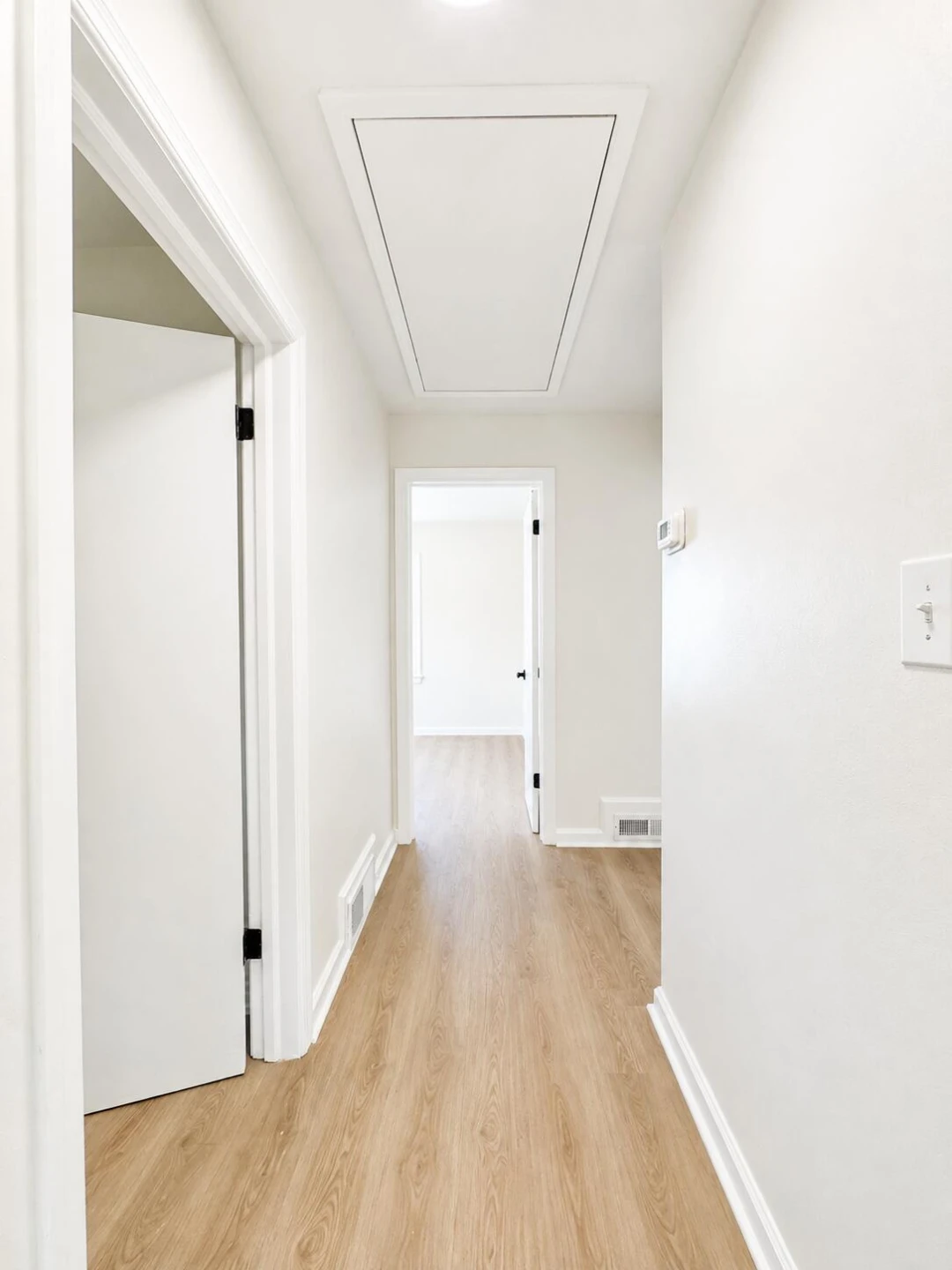 300 E Riverside DR - Photo 17