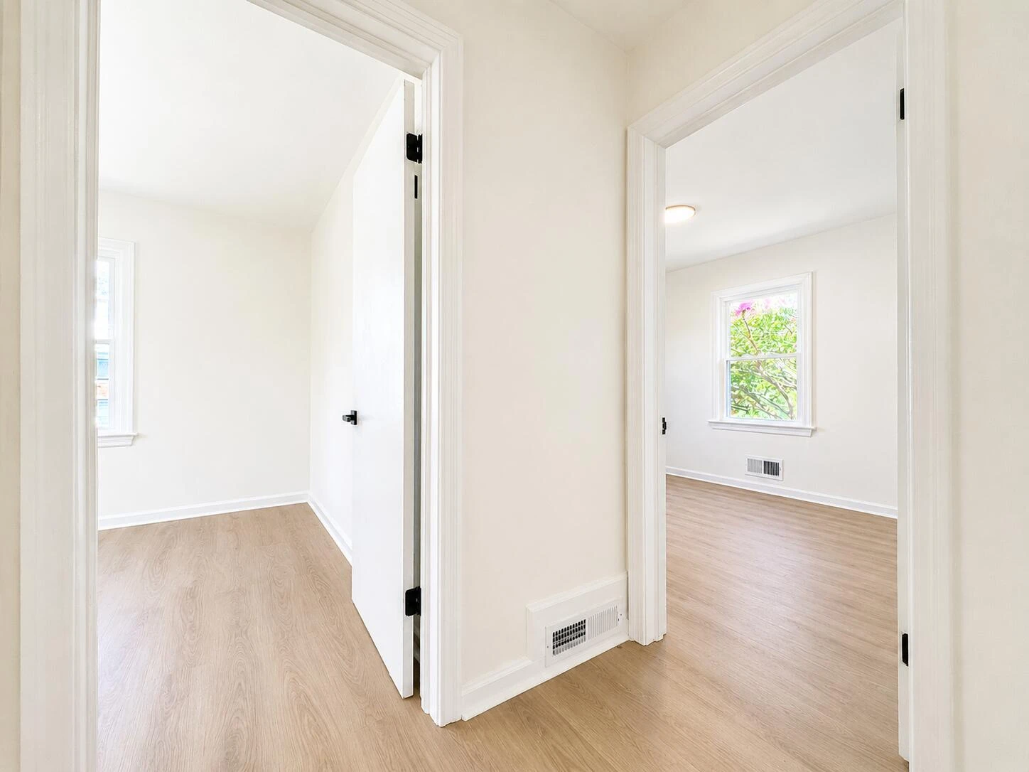 300 E Riverside DR - Photo 20