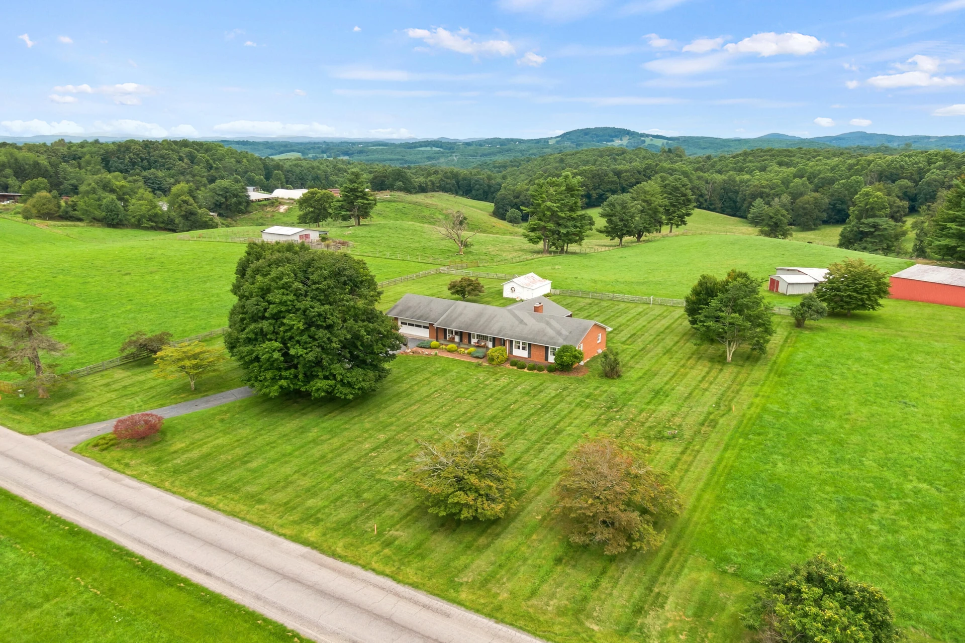 447 Long Level RD SW - Photo 80