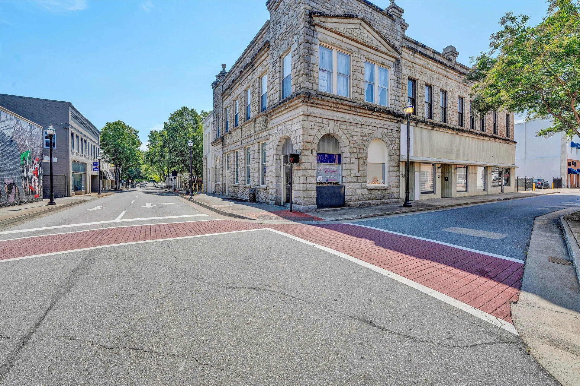 20 E MAIN ST
