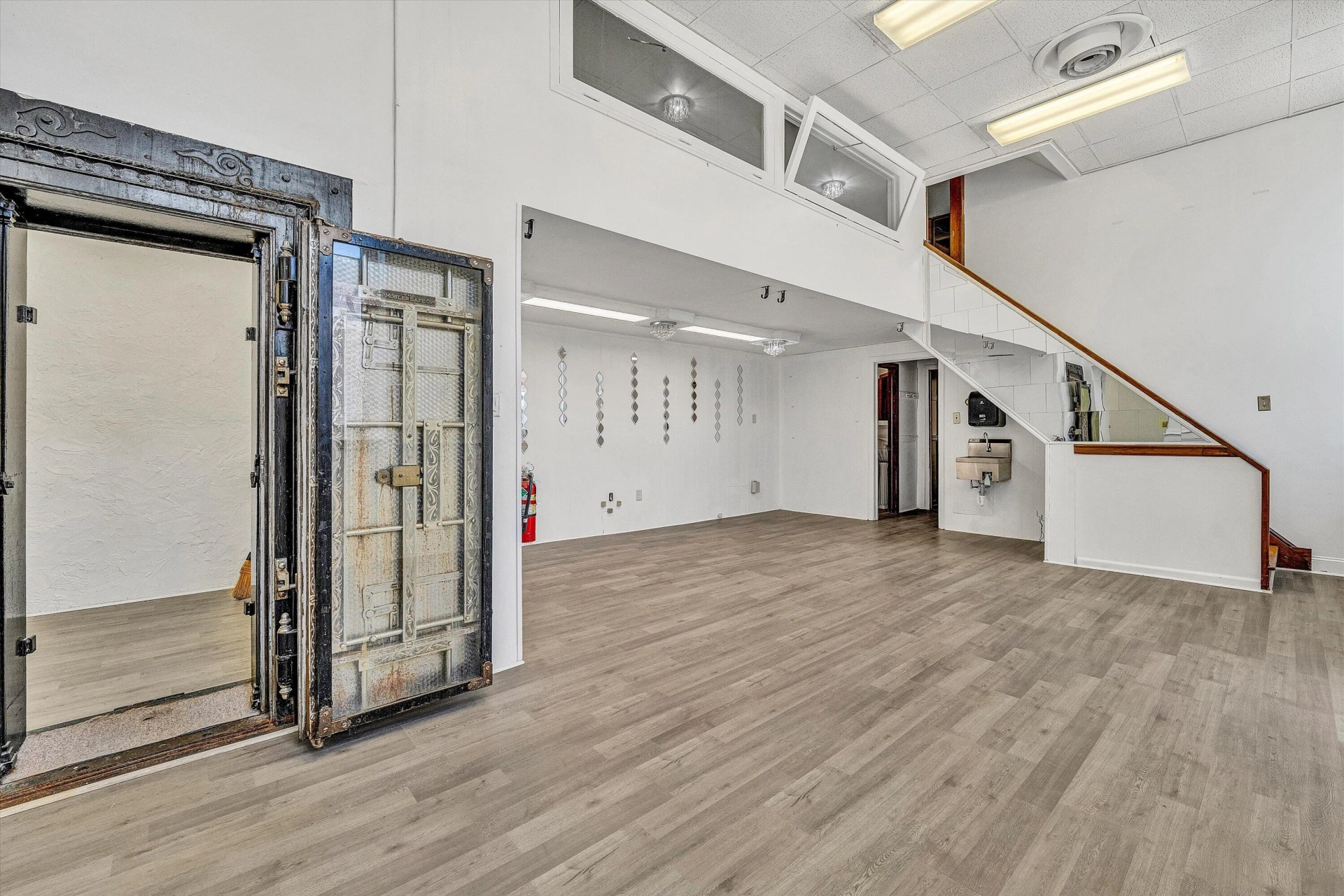 20 E MAIN ST - Photo 6