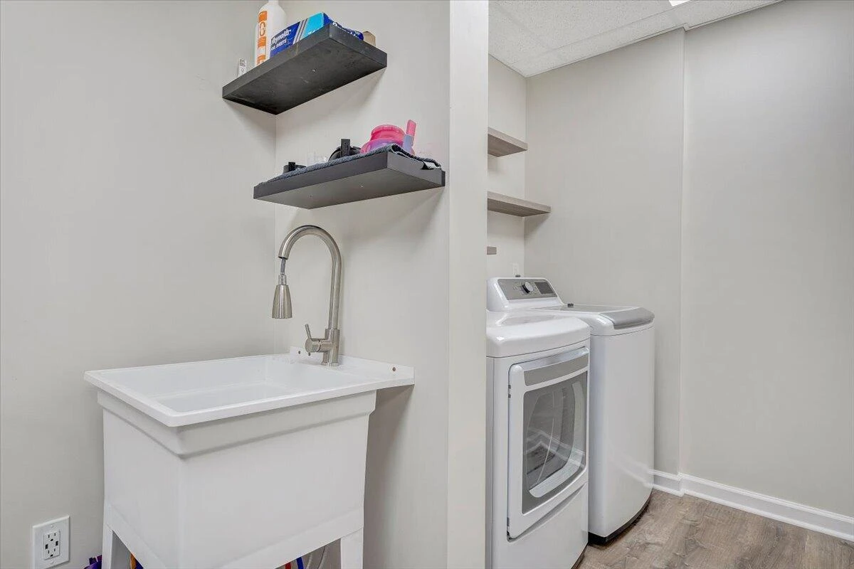 1408 Williamson RD NE - Photo 14