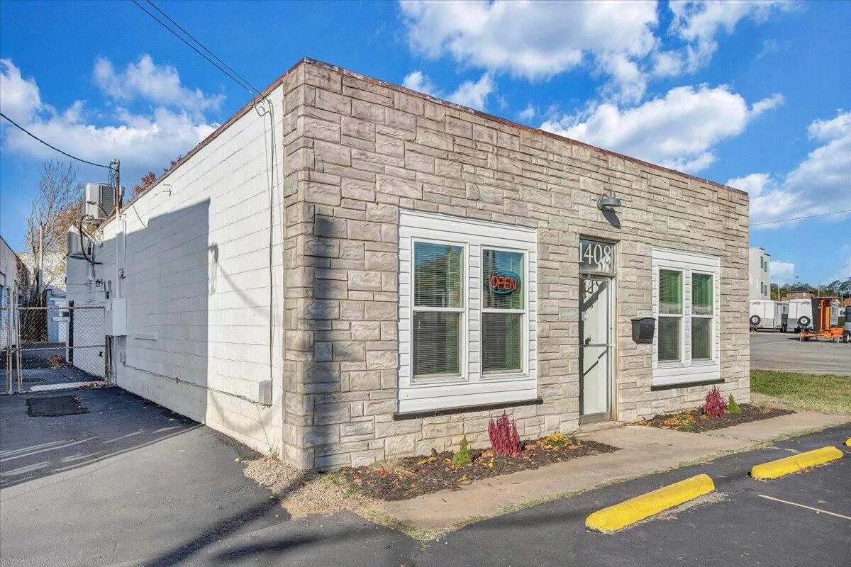 1408 Williamson RD NE - Photo 15