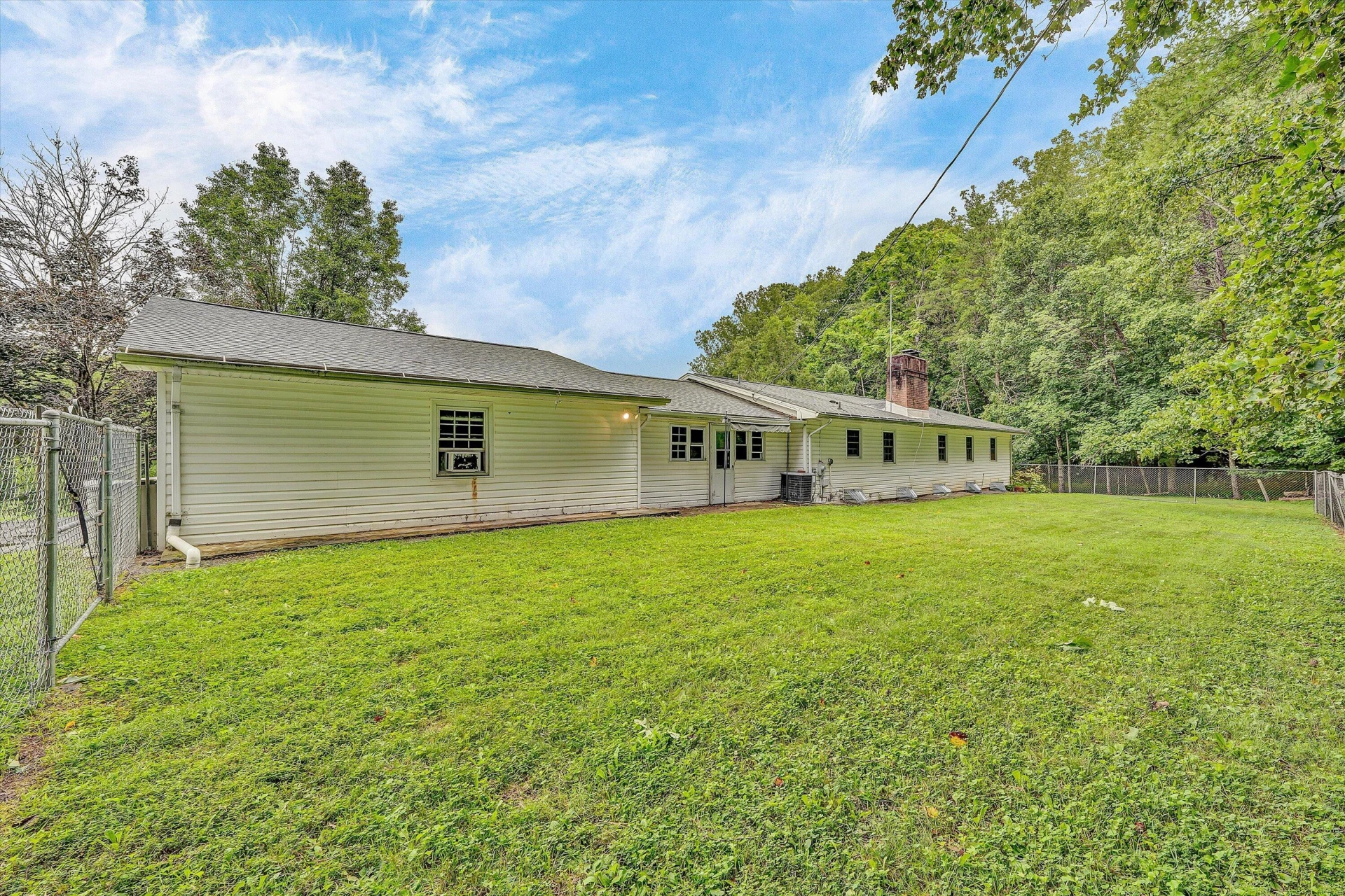 2286 Drewrys Hill RD - Photo 6