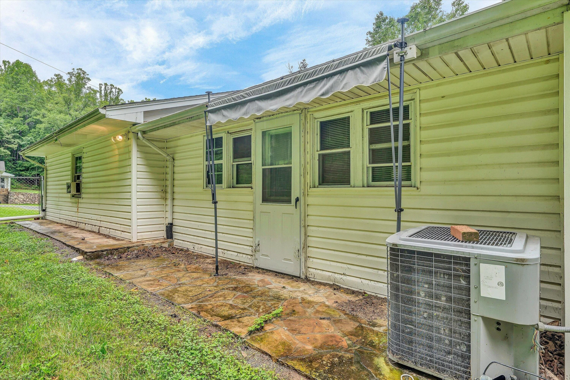 2286 Drewrys Hill RD - Photo 8