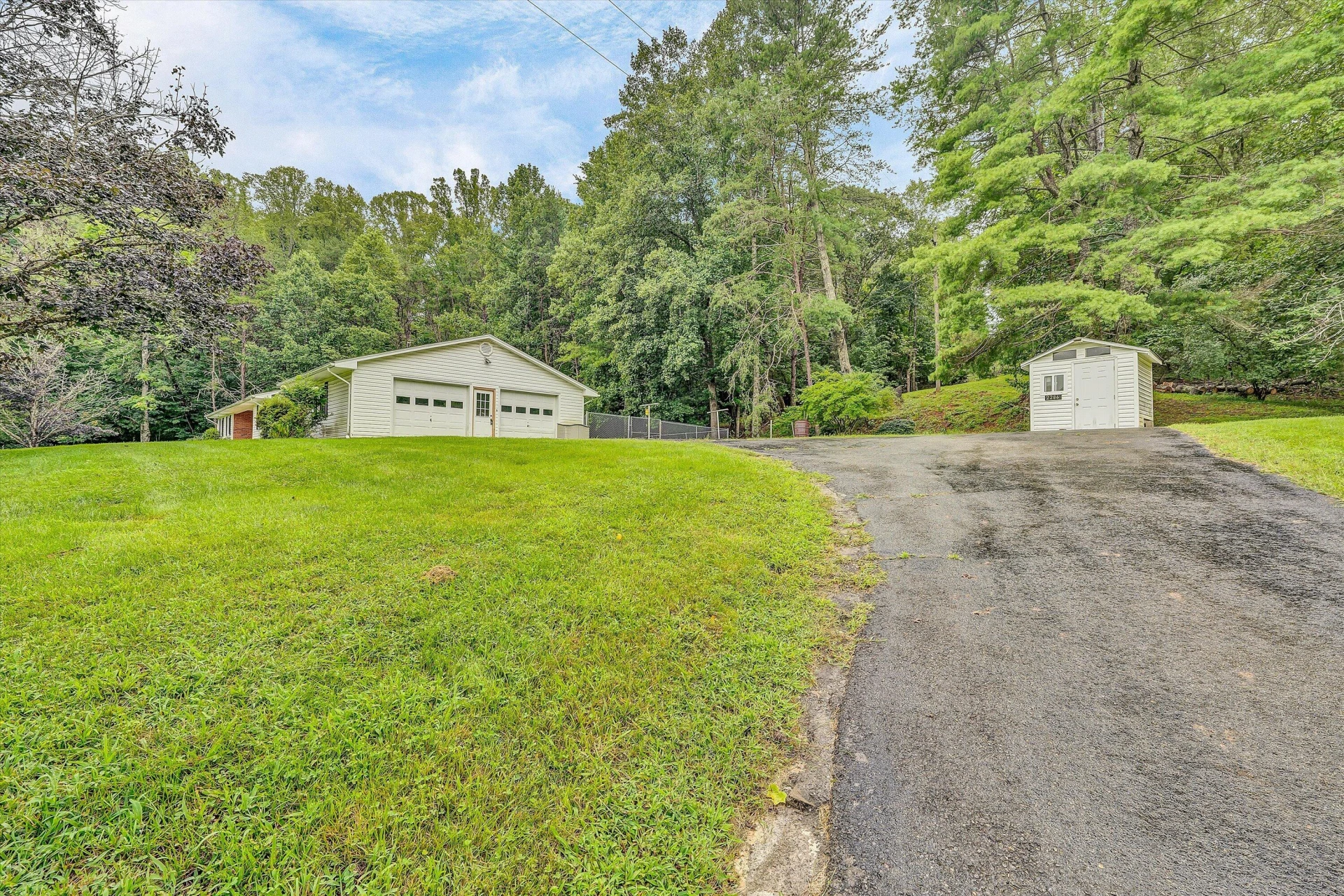 2286 Drewrys Hill RD - Photo 10