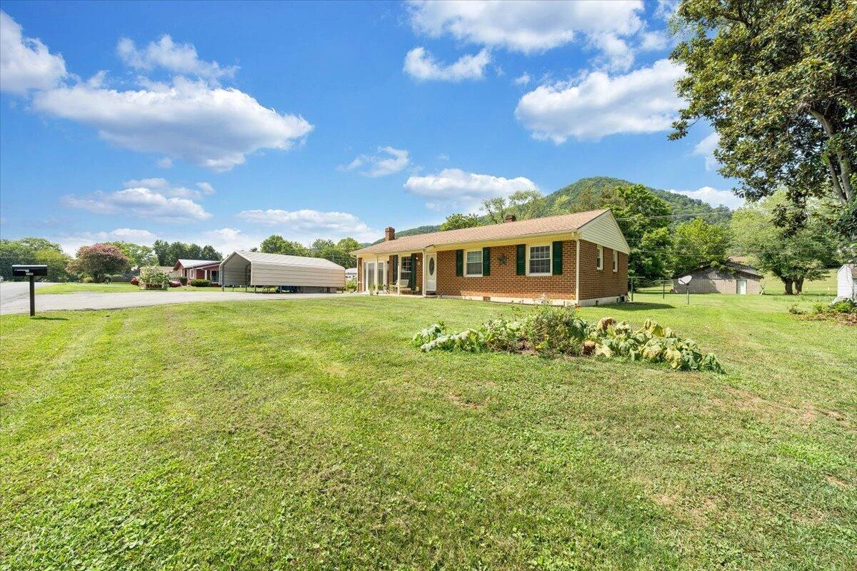 1106 Kanawha ST - Photo 4