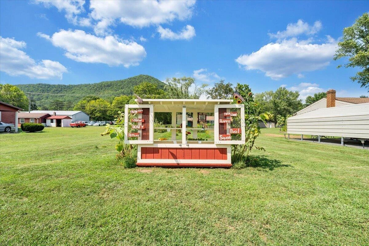 1106 Kanawha ST - Photo 12