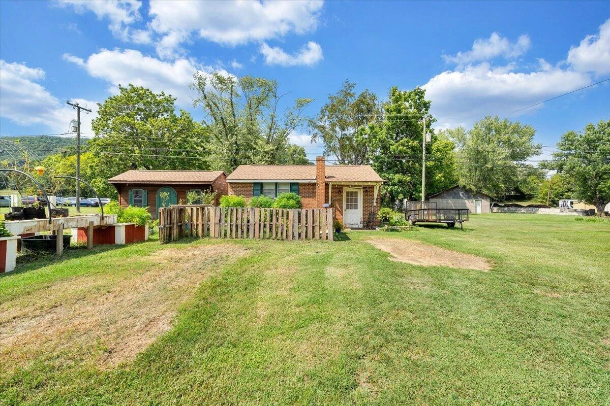 1106 Kanawha ST - Photo 13