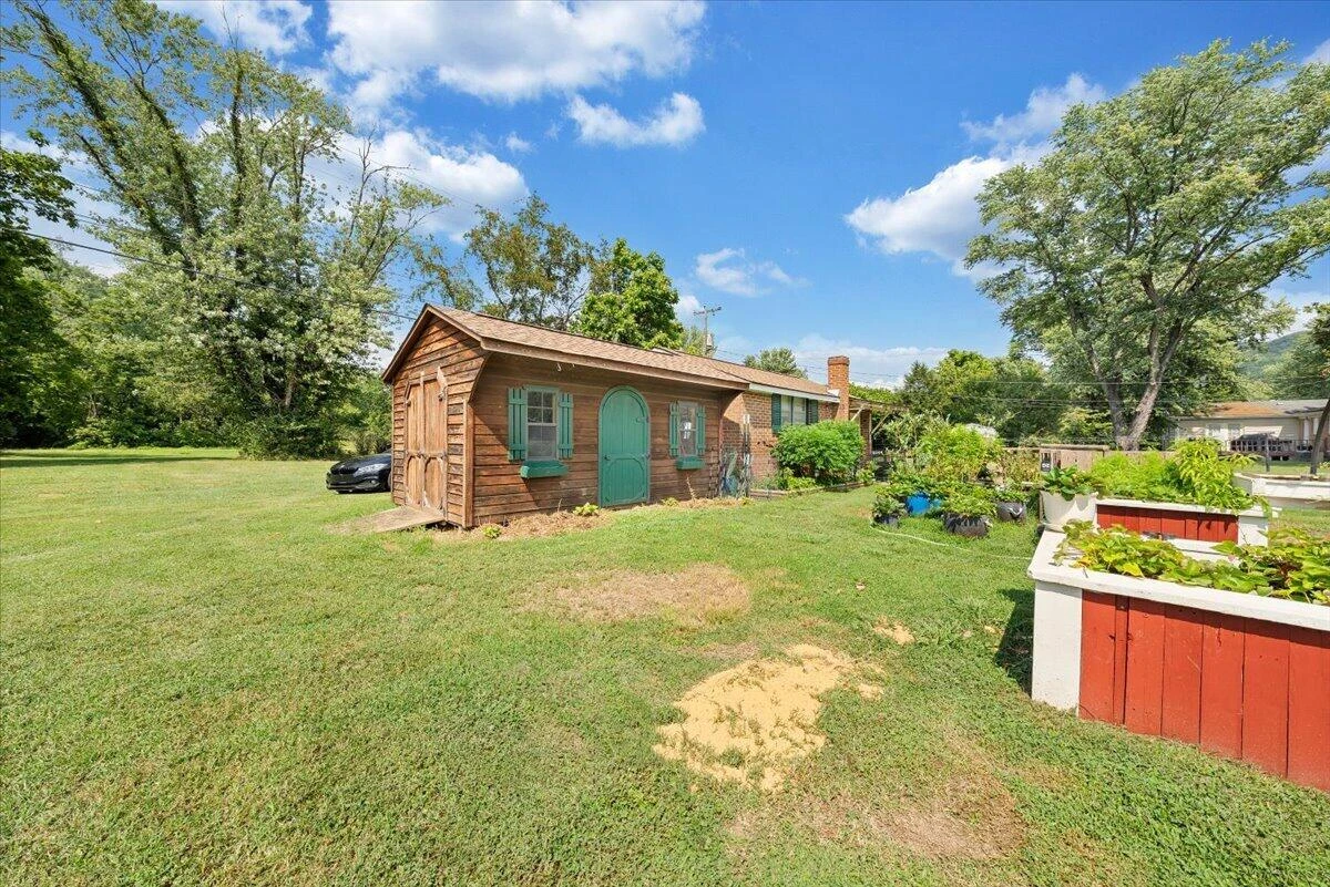 1106 Kanawha ST - Photo 15