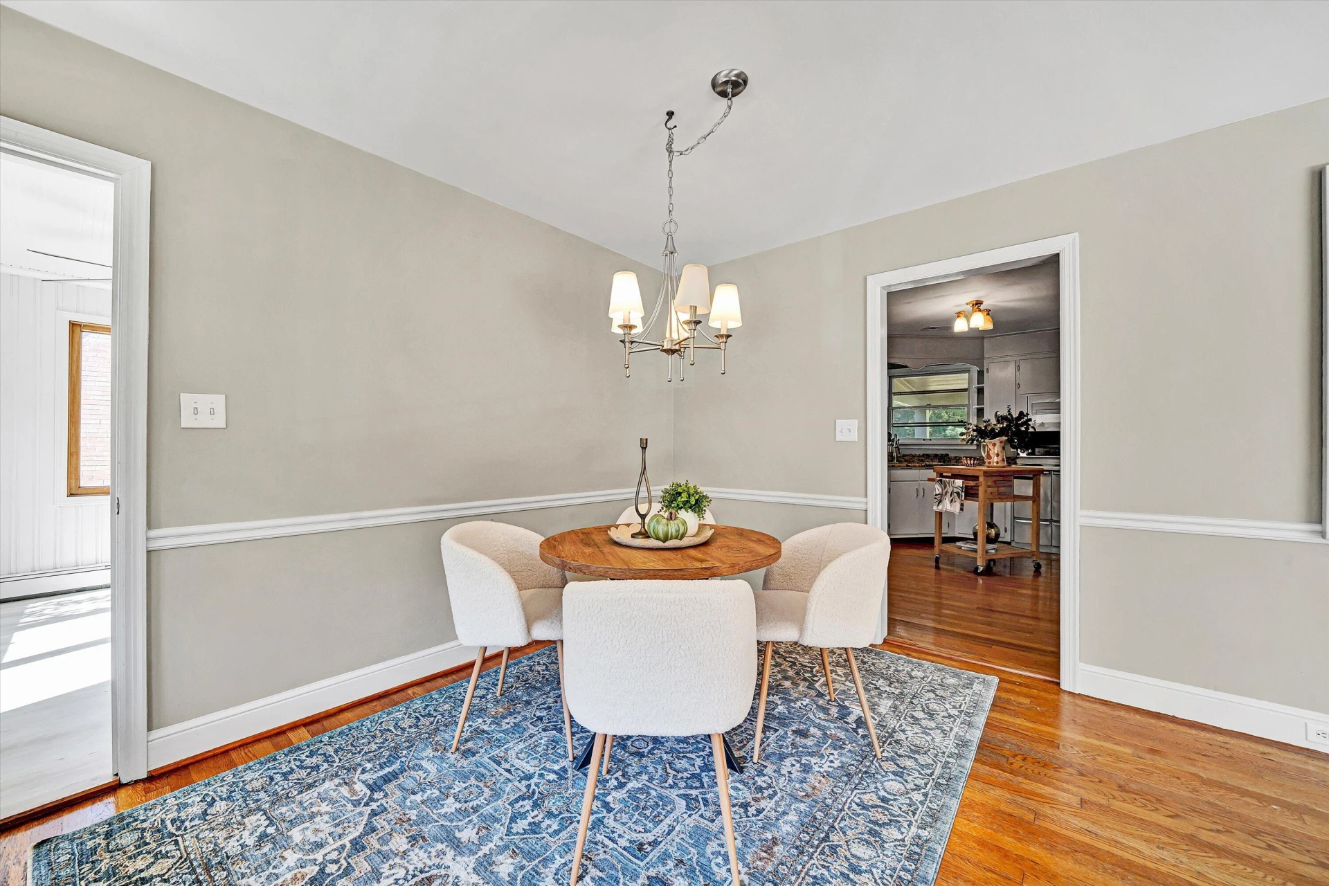 1909 Blenheim RD SW - Photo 8