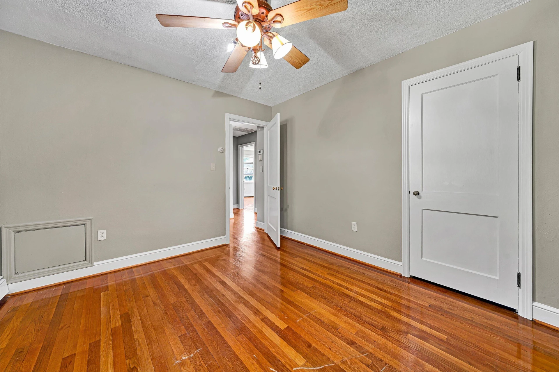 1909 Blenheim RD SW - Photo 18
