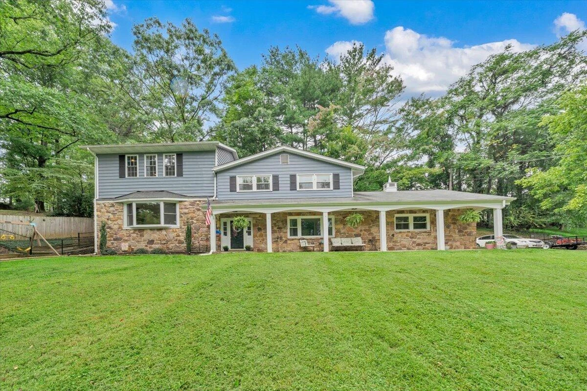 6121 Homewood CIR - Photo 2