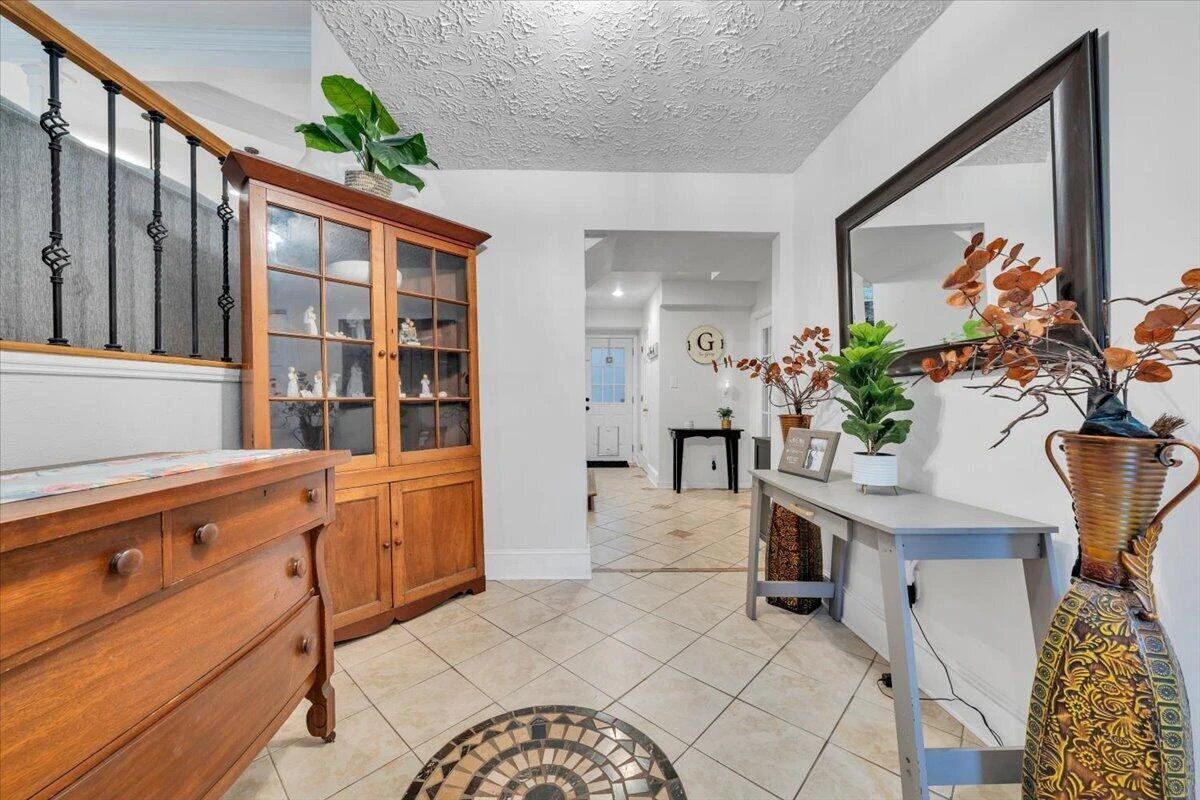 6121 Homewood CIR - Photo 6