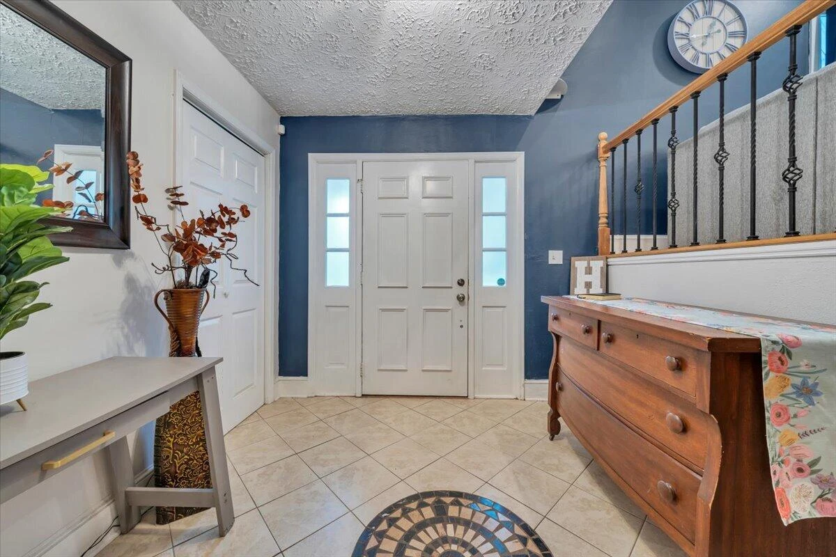 6121 Homewood CIR - Photo 7