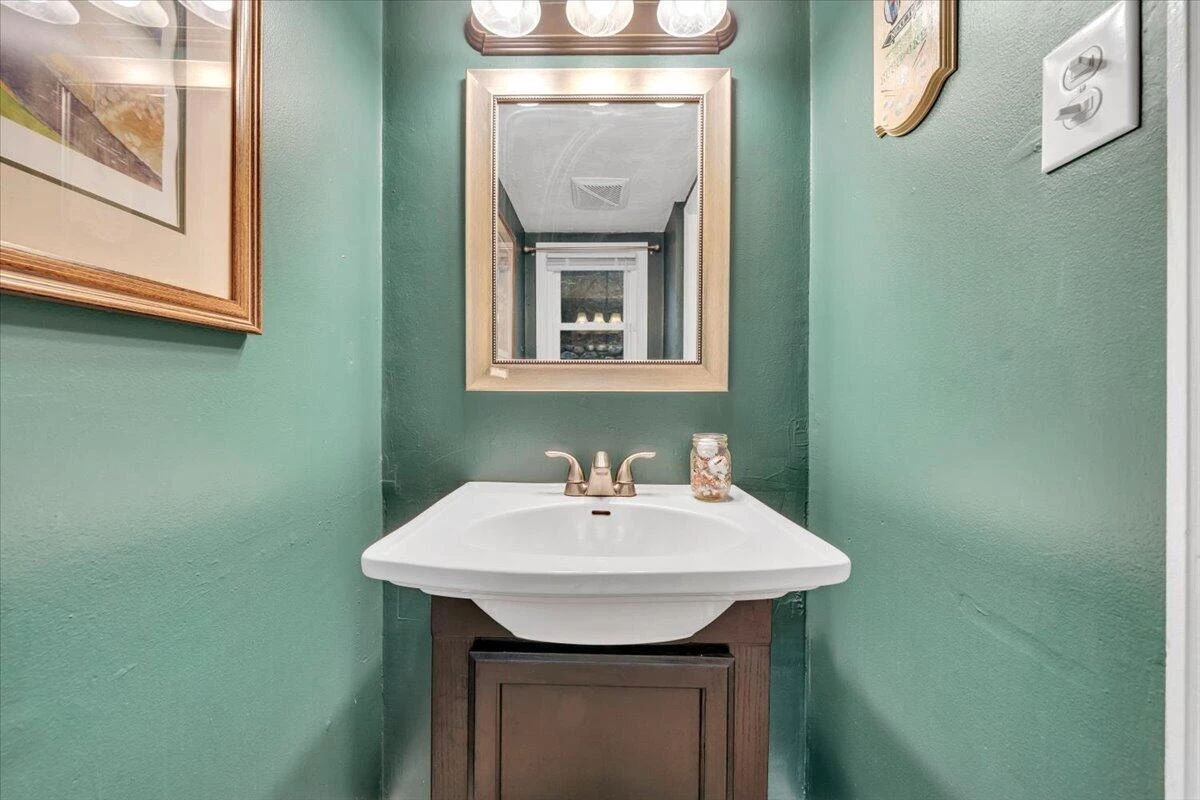 6121 Homewood CIR - Photo 17