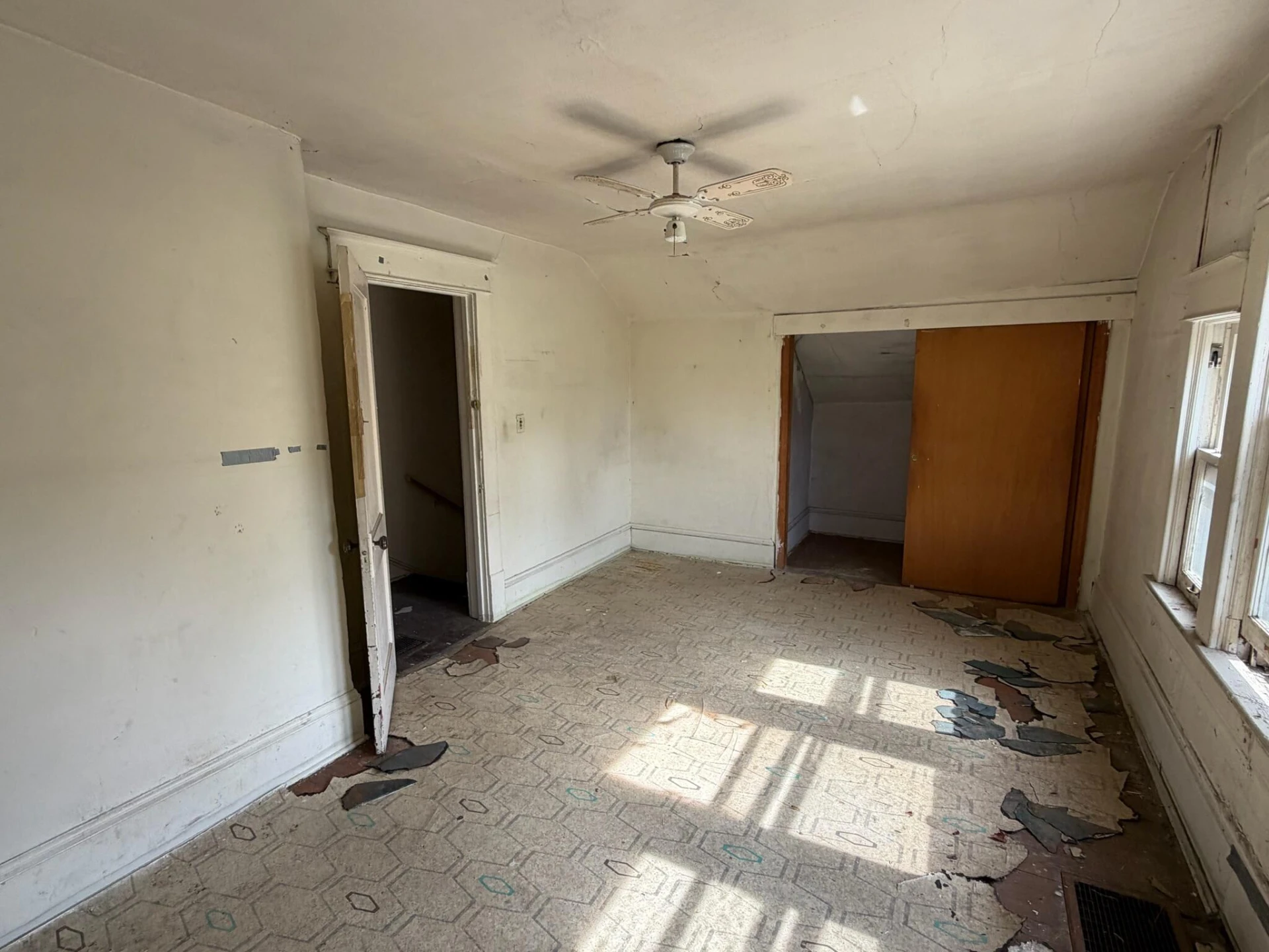 1431 Burrell ST NW - Photo 6