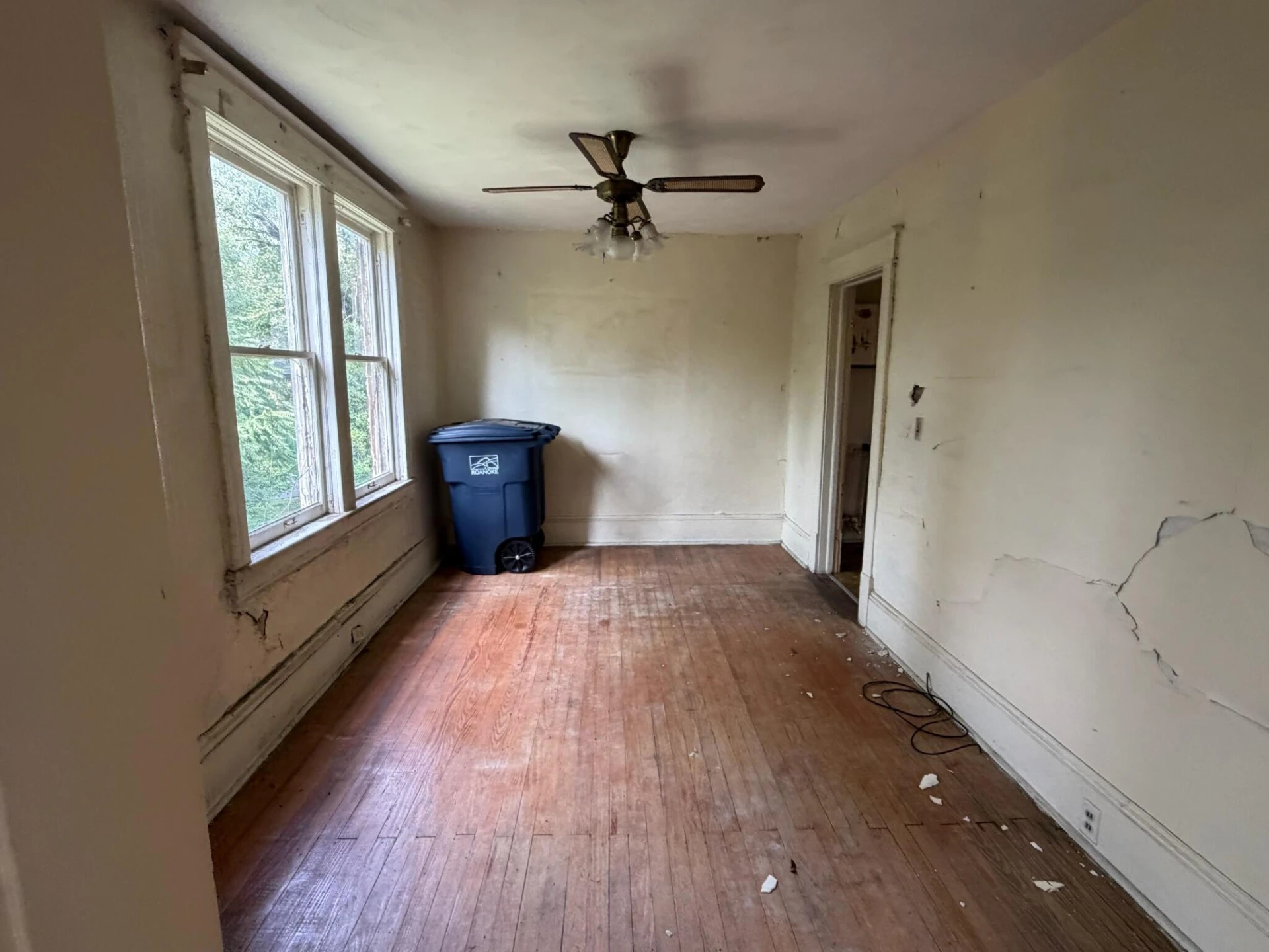 1431 Burrell ST NW - Photo 9