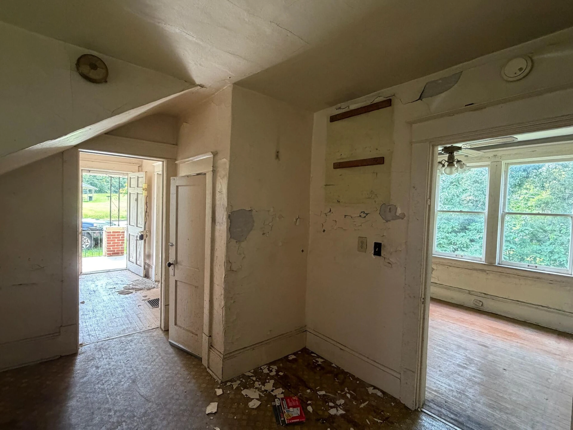1431 Burrell ST NW - Photo 13