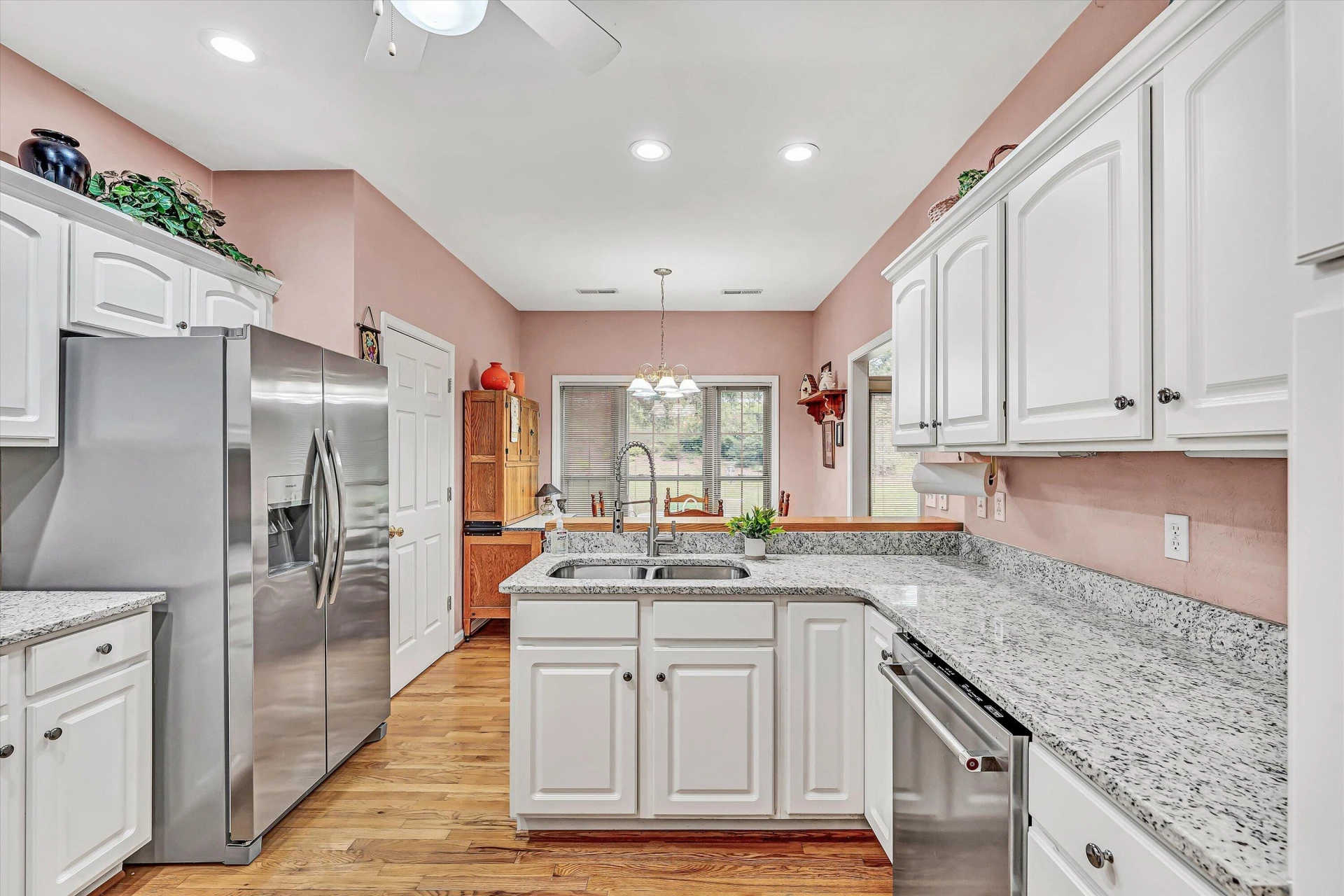 1203 Turner ST - Photo 15