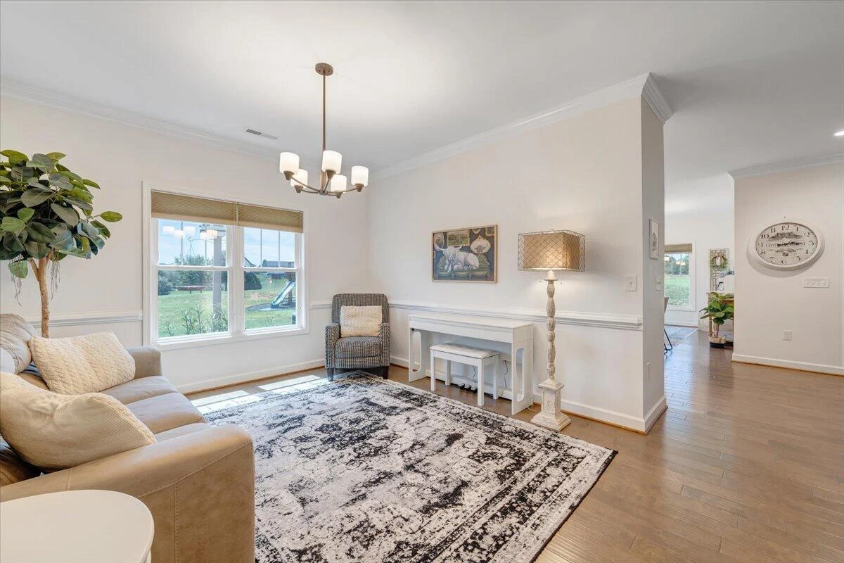 821 Greenfield ST - Photo 3