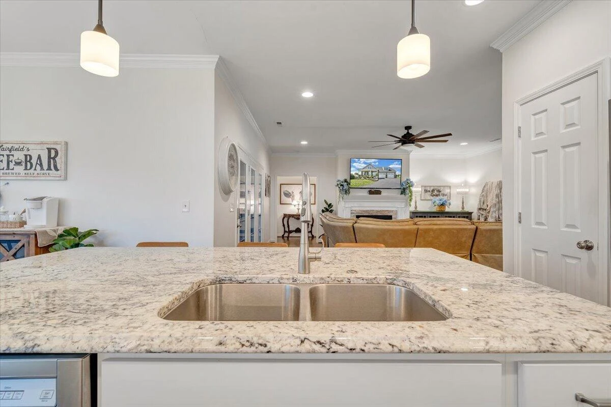 821 Greenfield ST - Photo 8