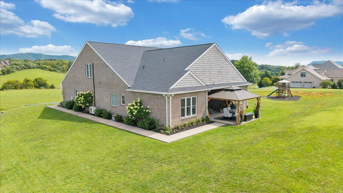821 Greenfield ST - Photo 76