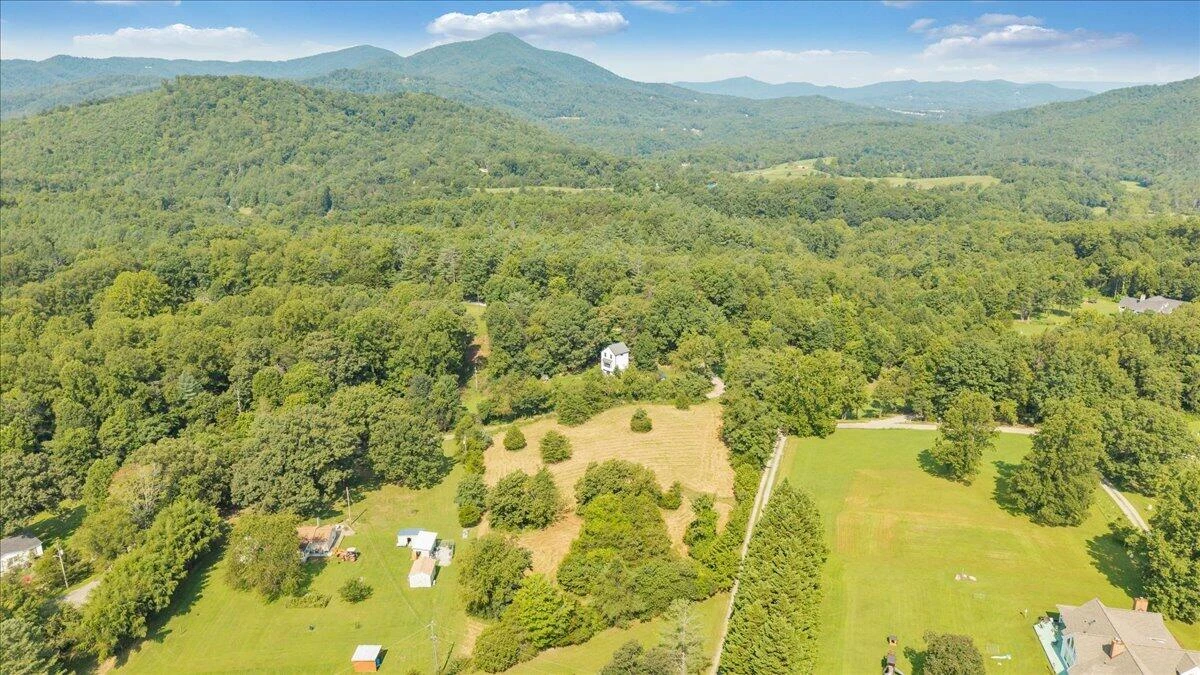 8433 Holly Tree DR - Photo 10