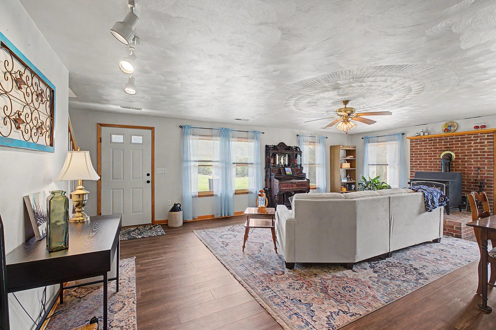 5741 Hall RD - Photo 38