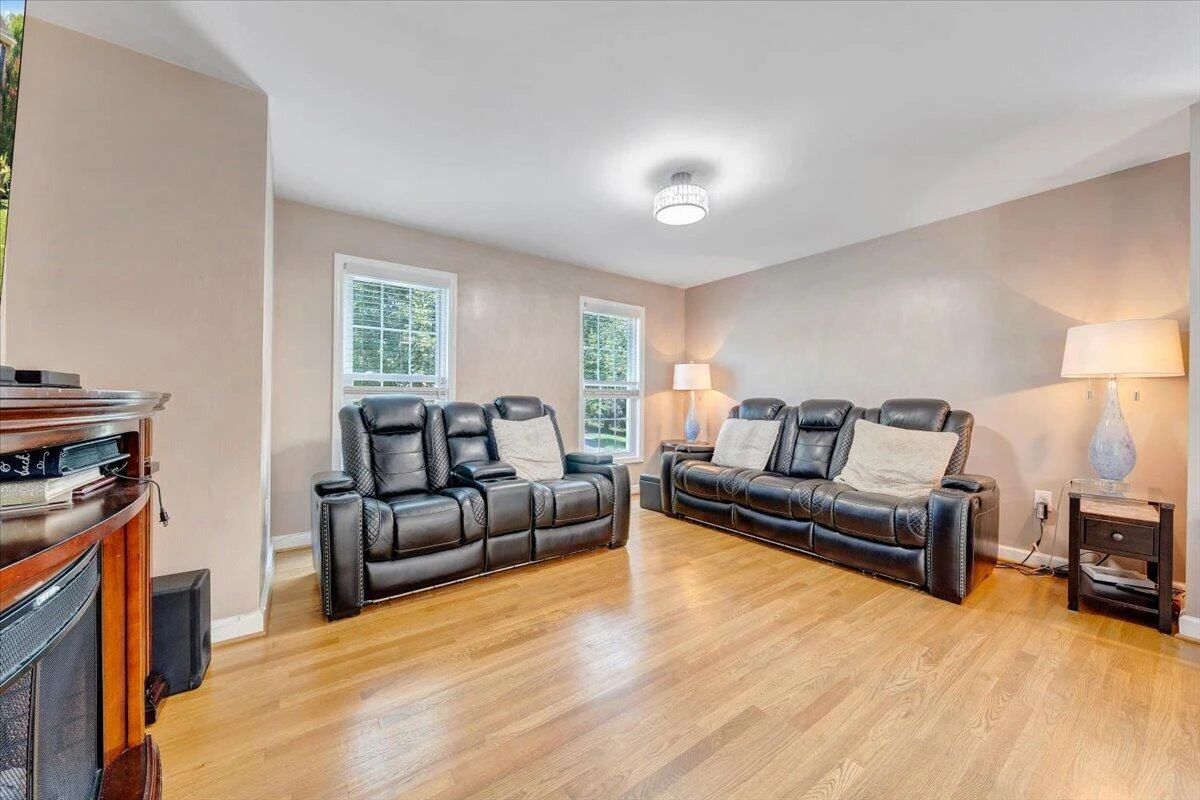 2430 Tyler WAY - Photo 4