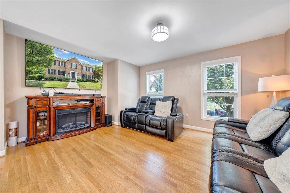 2430 Tyler WAY - Photo 5