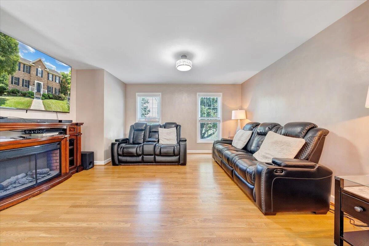 2430 Tyler WAY - Photo 7