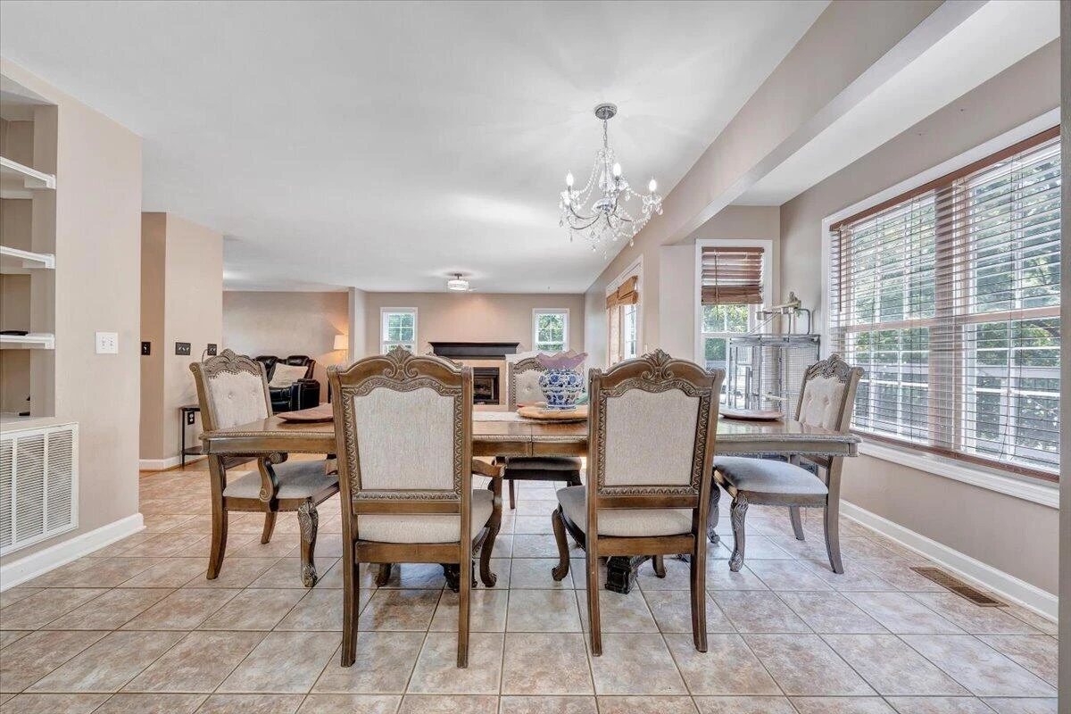 2430 Tyler WAY - Photo 15