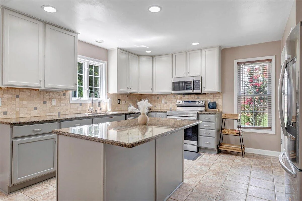 2430 Tyler WAY - Photo 16