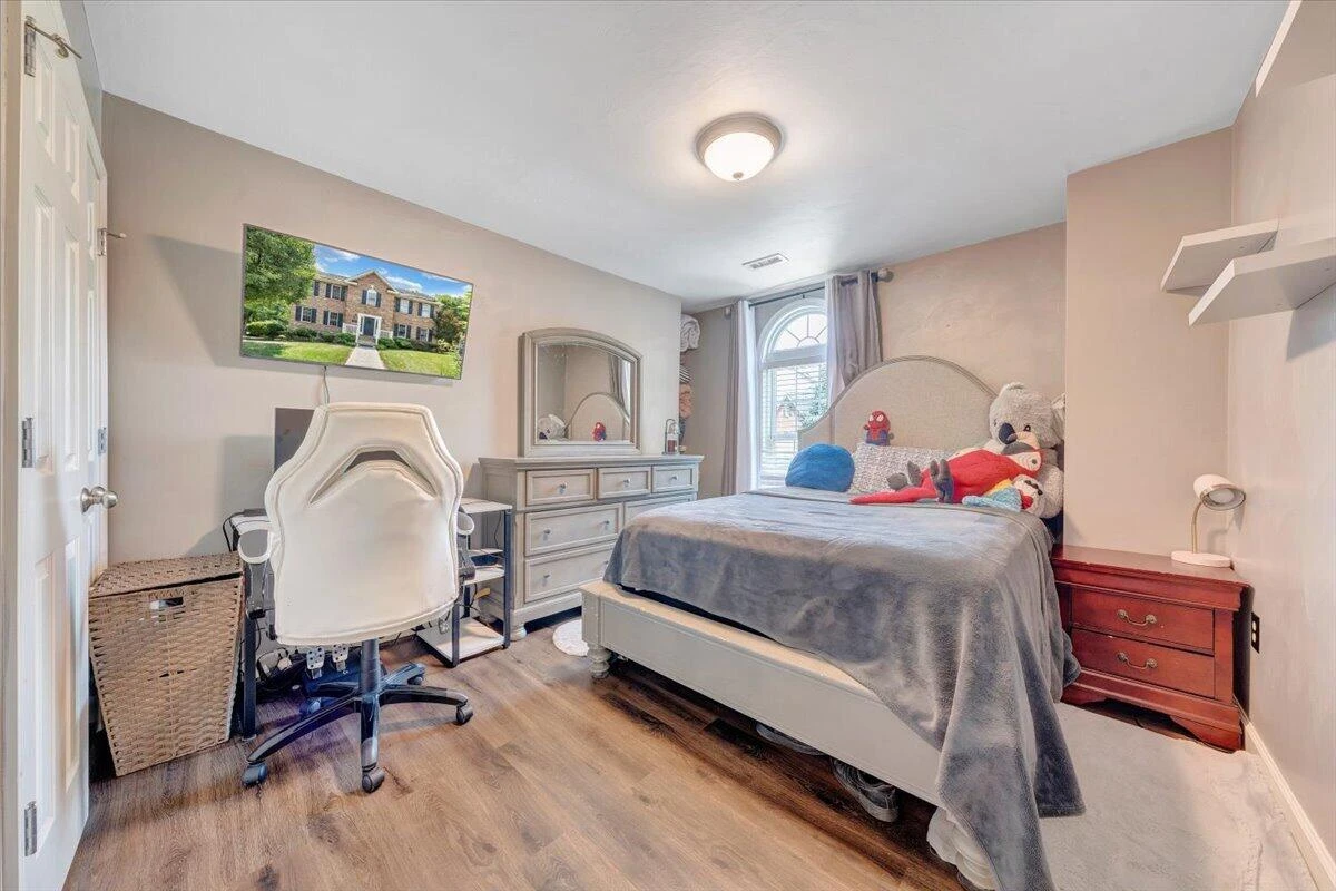 2430 Tyler WAY - Photo 35