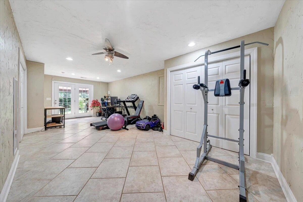 2430 Tyler WAY - Photo 37