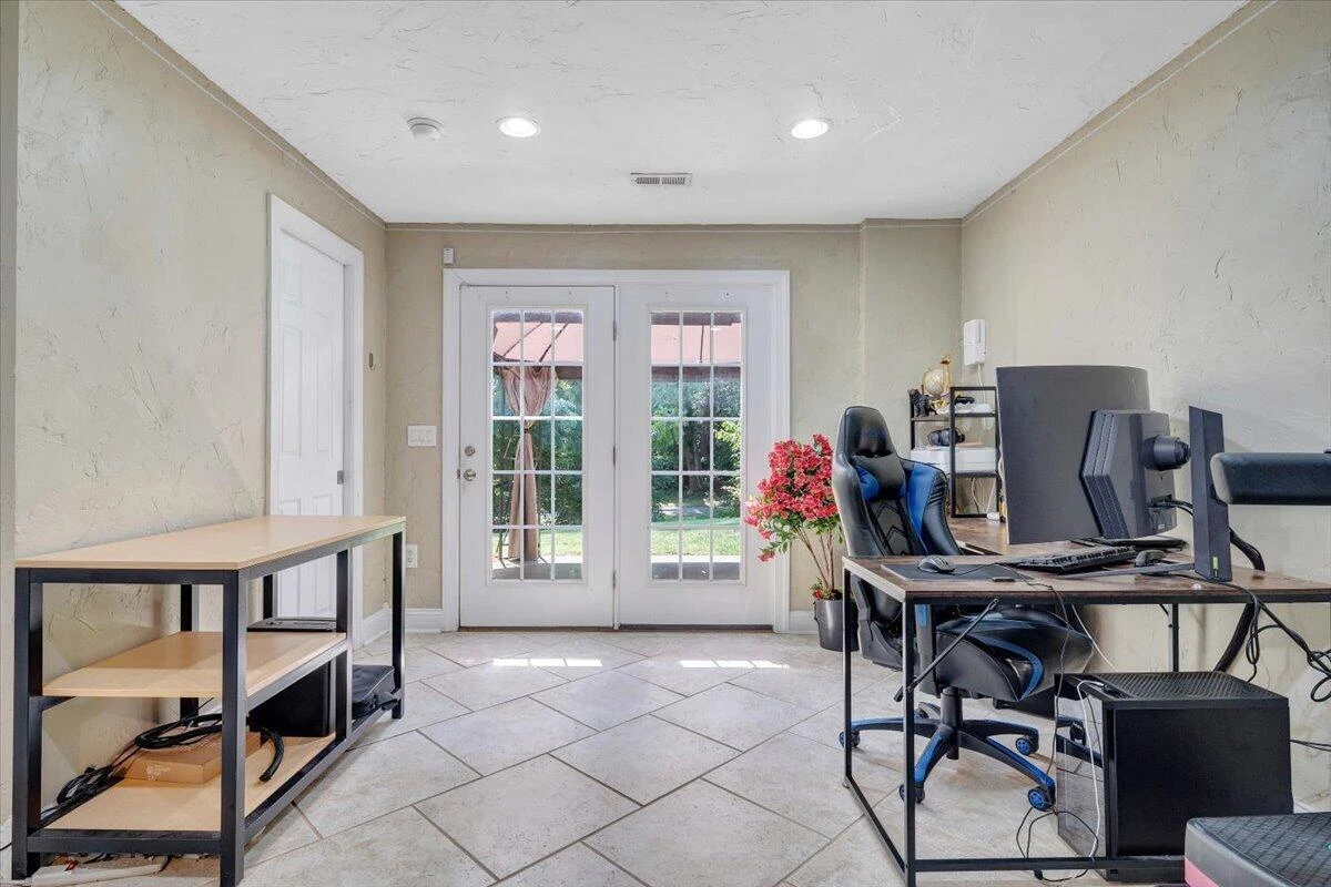 2430 Tyler WAY - Photo 38
