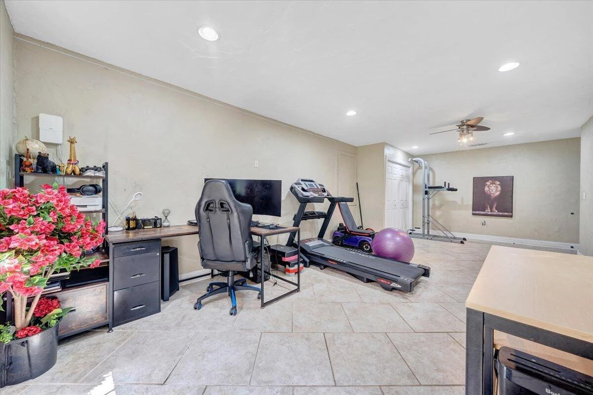 2430 Tyler WAY - Photo 40