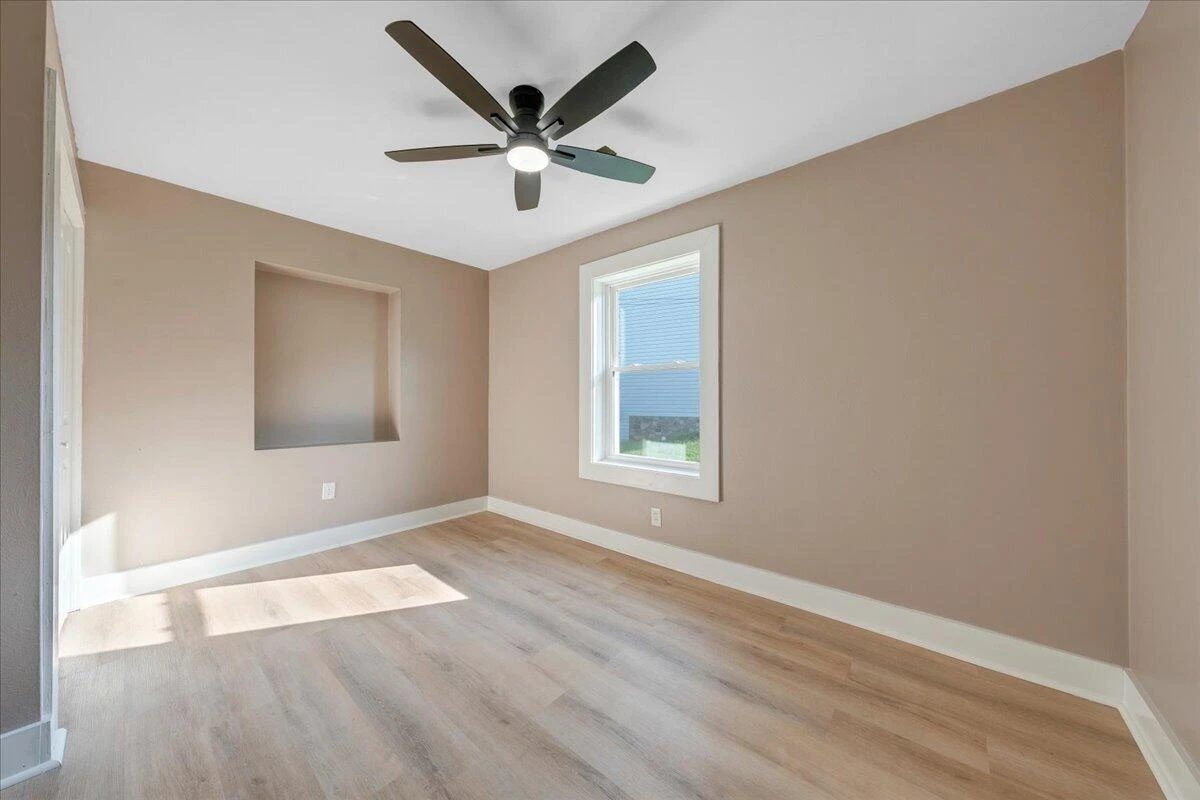 1416 Archbold AVE NE - Photo 16